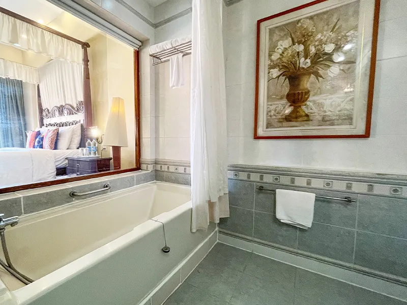 View 3 of Regina Signature Suite